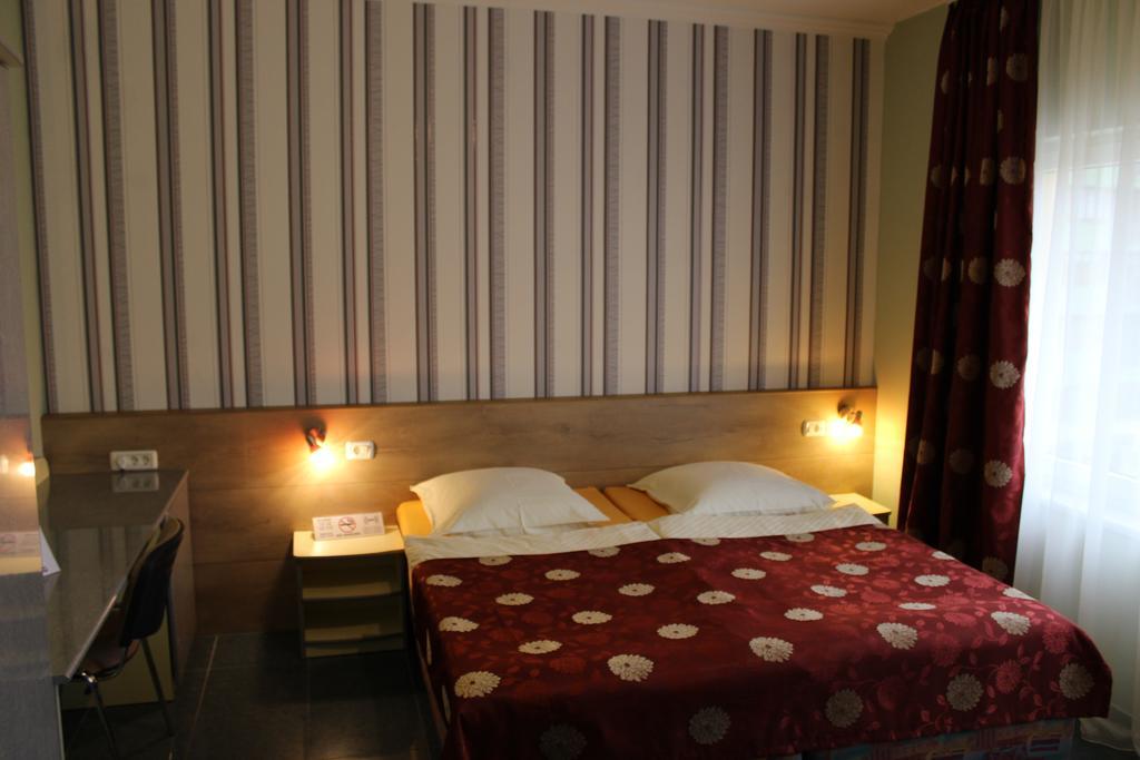 Pension Yellow Timisoara Exterior photo
