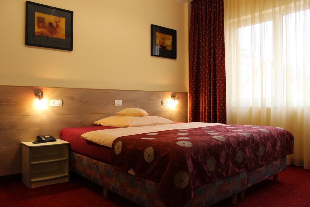 Pension Yellow Timisoara Exterior photo