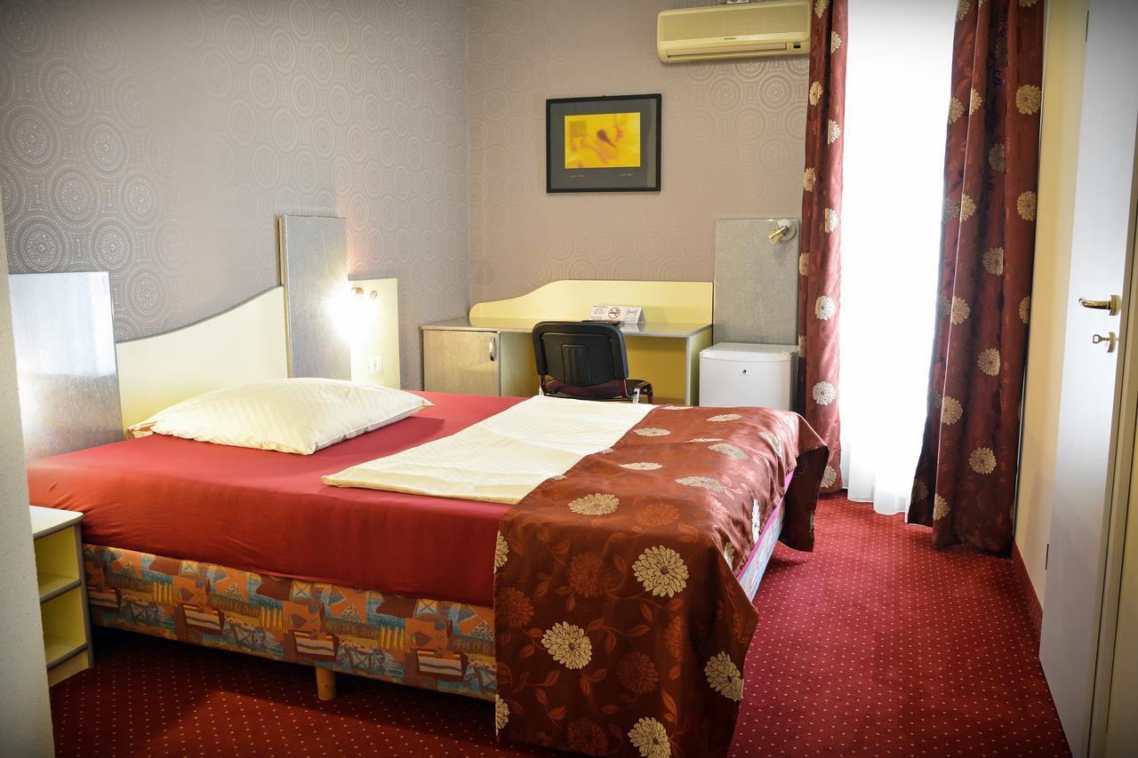 Pension Yellow Timisoara Exterior photo