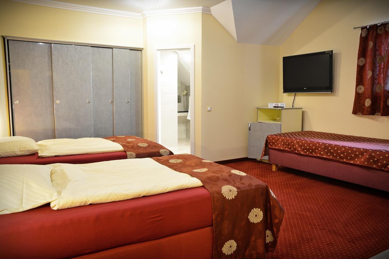 Pension Yellow Timisoara Exterior photo