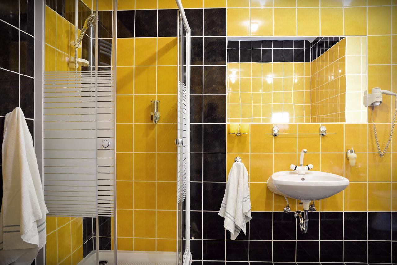 Pension Yellow Timisoara Exterior photo